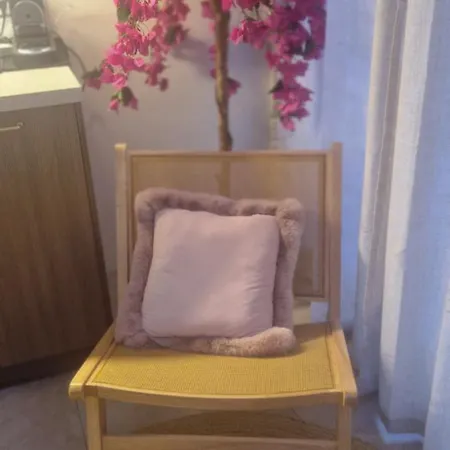 Apartment Le Cabanon Du Plaisir, Romantique Montpellier